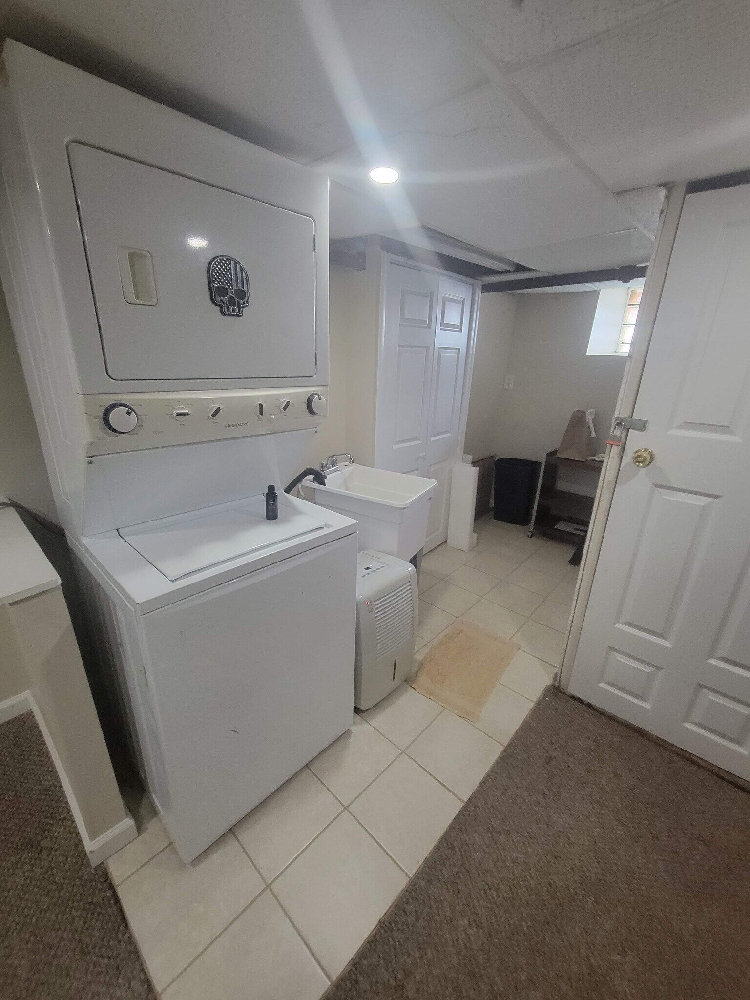 Building Photo - 933 Bleigh Ave