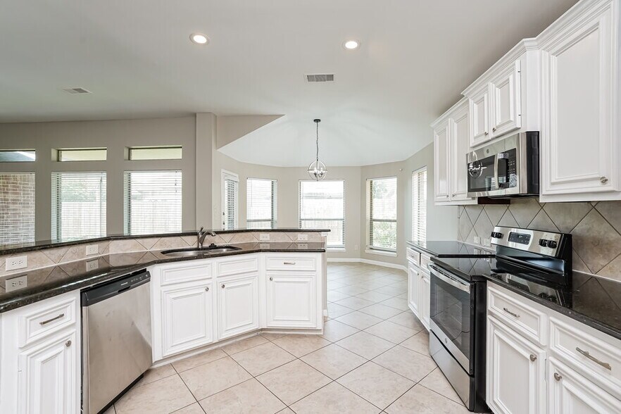 Building Photo - 5403 Belvedere Dr