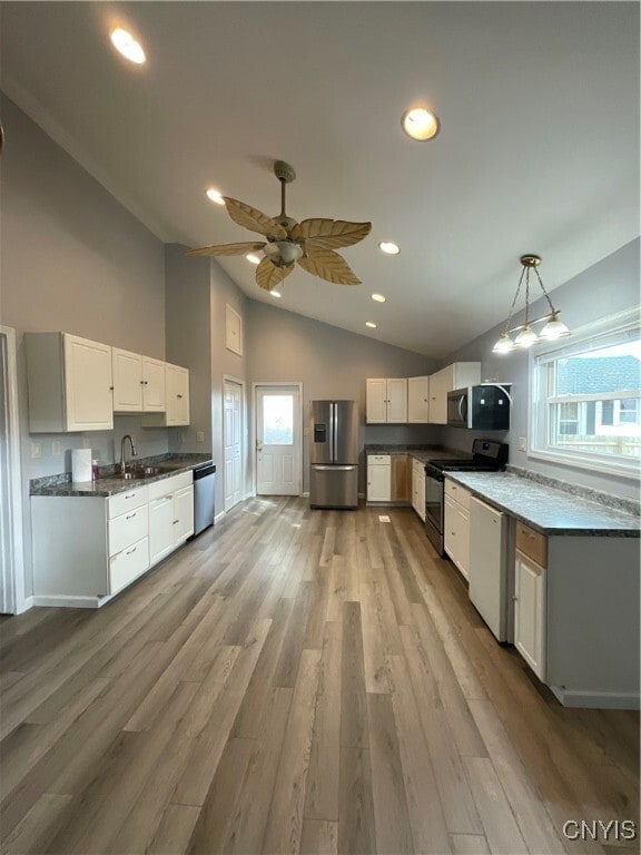 Building Photo - 110 Division St E