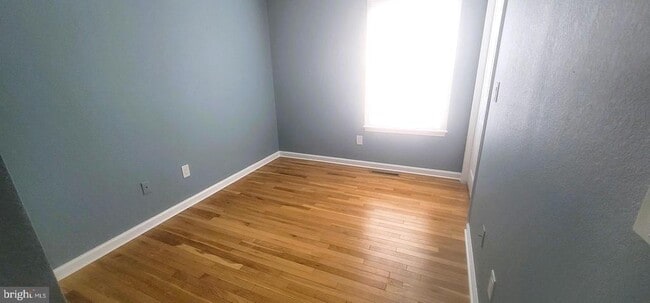 Building Photo - 38518 S Hampton Dr