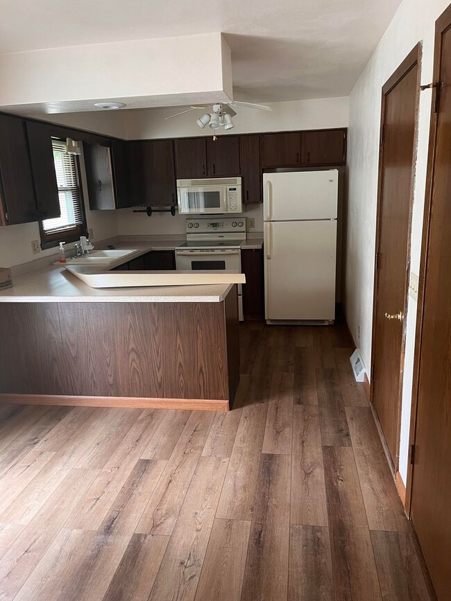 Building Photo - 443