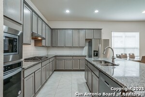 Building Photo - 1114 Aidenbaum