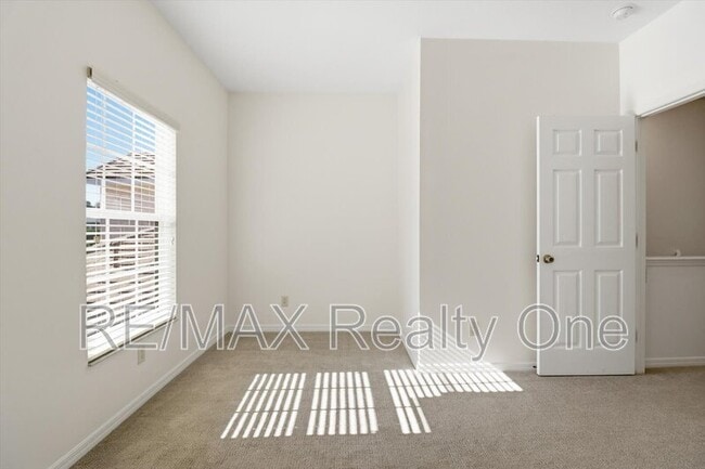 Building Photo - 1705 W Spring Meadow Loop