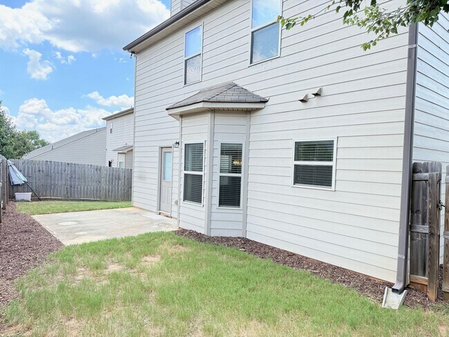 Building Photo - Beautiful 3BR/2.5BA Home in Jennings Mill ...