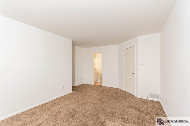 Building Photo - 514 Cascade Ct