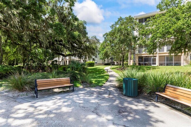 Building Photo - 45 Riverview Bend S