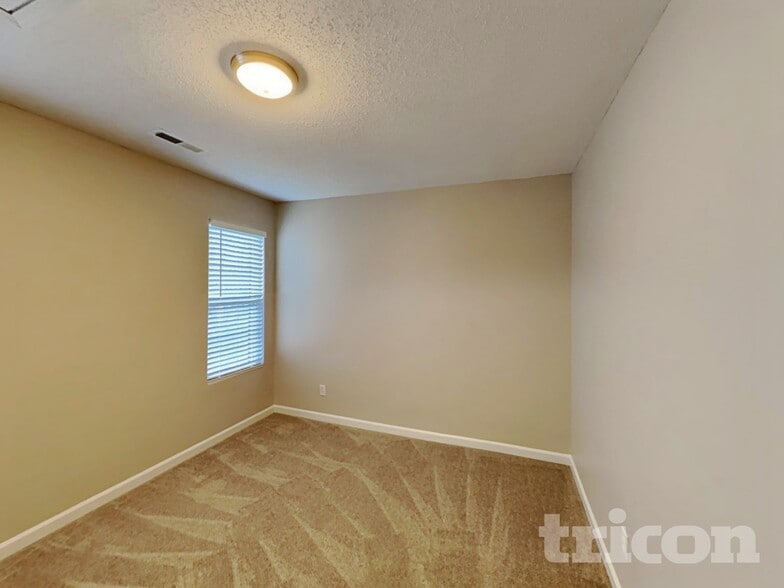Building Photo - 320 Stone Meadow Dr