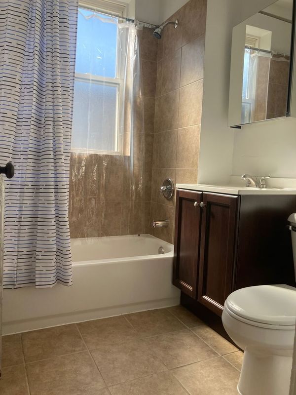 Building Photo - 2104 W Birchwood Ave