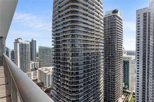Building Photo - 801 S Miami Ave