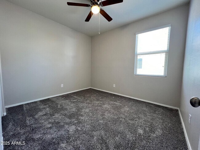 Building Photo - 28945 N Amber Way