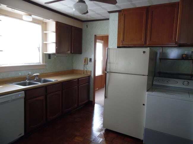 Building Photo - 107 Southport Dr