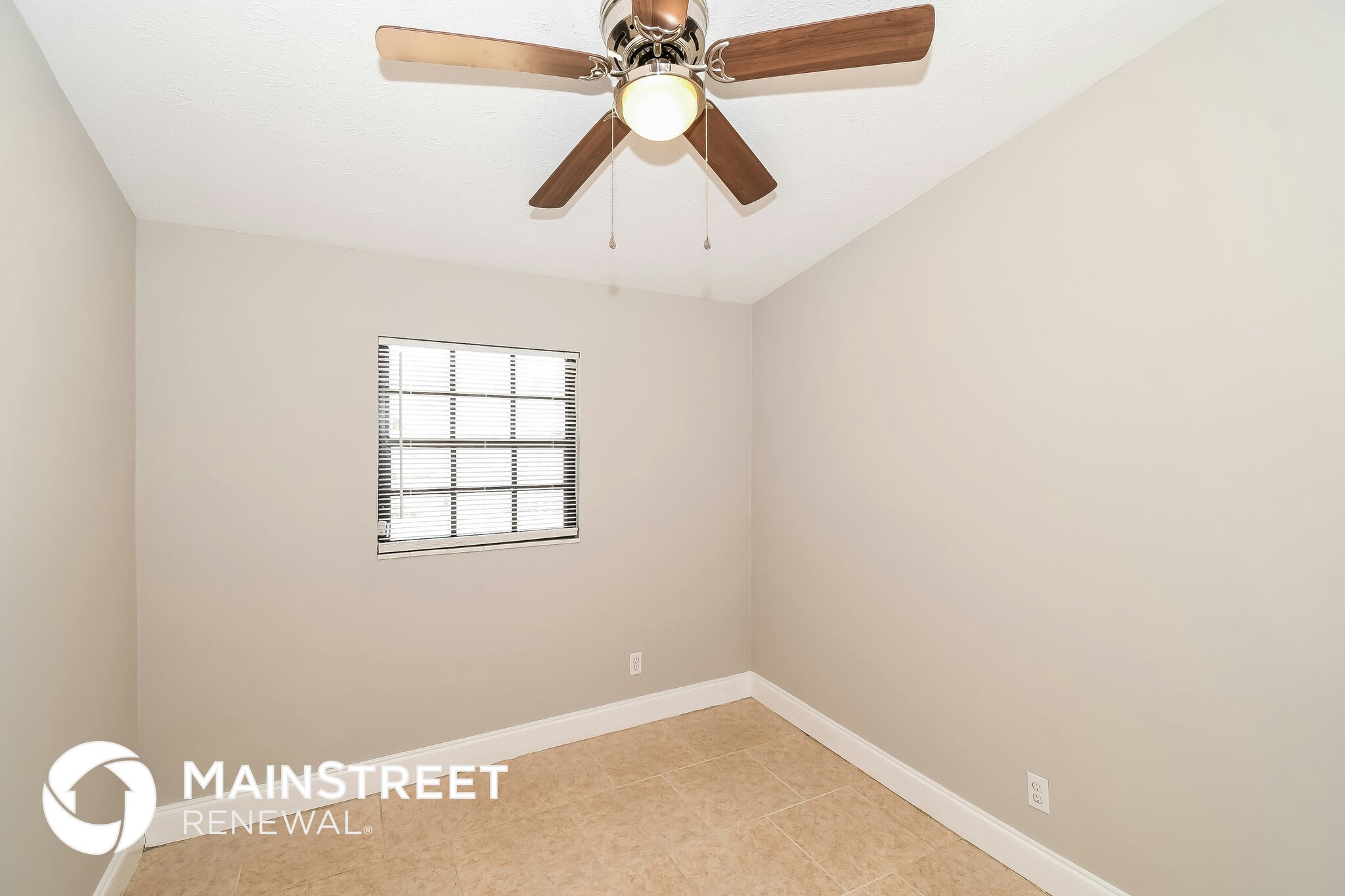 Building Photo - 7613 Crest Dr N