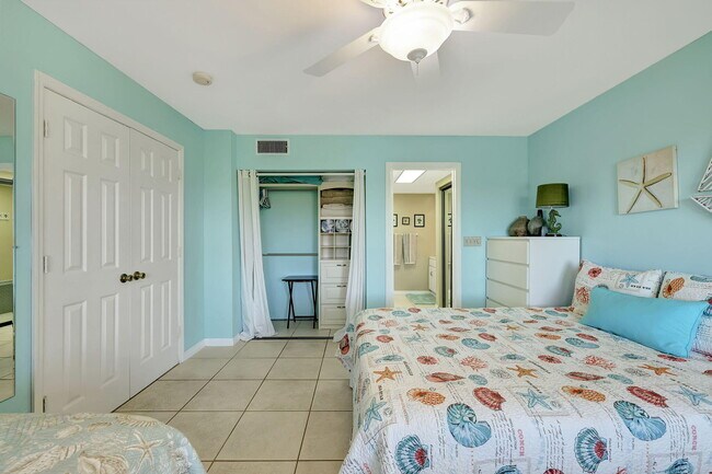 Building Photo - 2400 S Ocean Dr