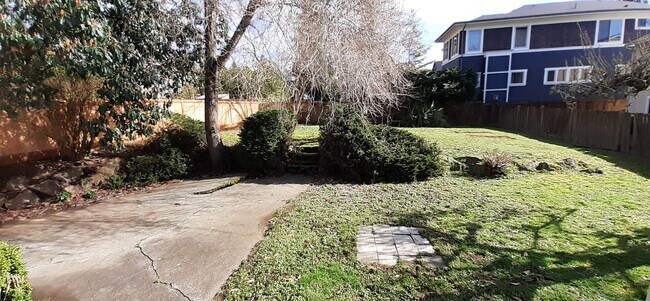 Building Photo - 3Bd/1Ba Seattle House
