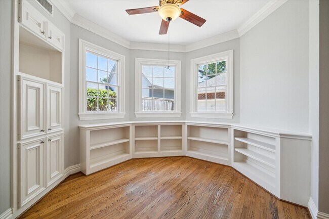 Building Photo - 6433 Sewanee Ave