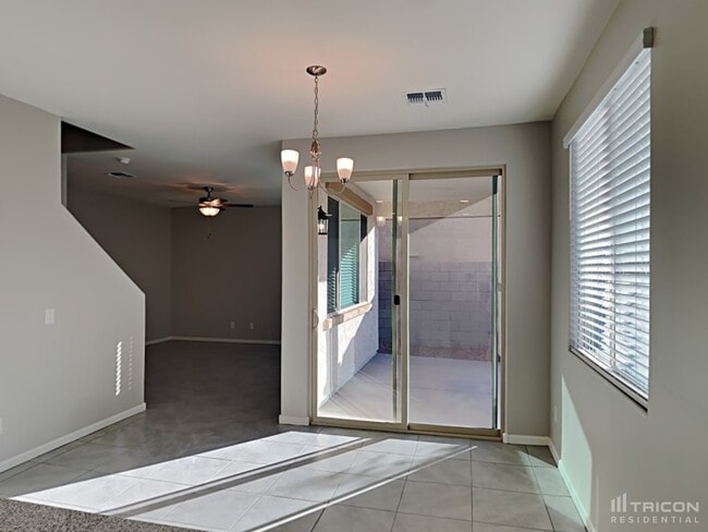 Building Photo - 8633 E Posada Ave