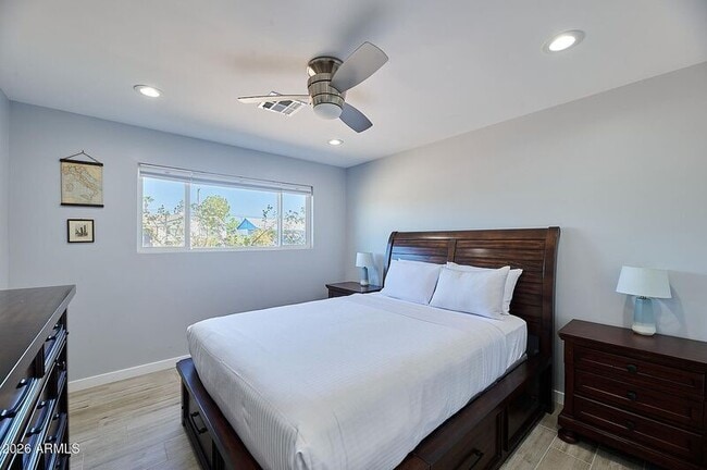 Building Photo - 7319 E Roosevelt St