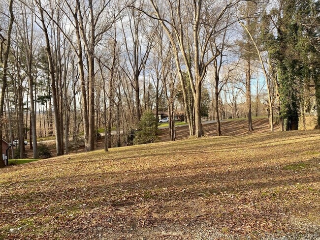 Building Photo - WAITLIST APPLICATIONS ONLY - AVAILABLE NOV...