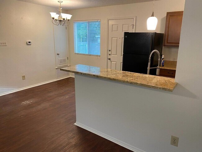 Building Photo - 7307 Cooper Ln