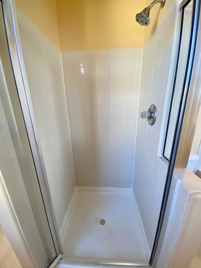 Building Photo - 2 Bedroom 2 1/2 Bath with Gorgeous Views