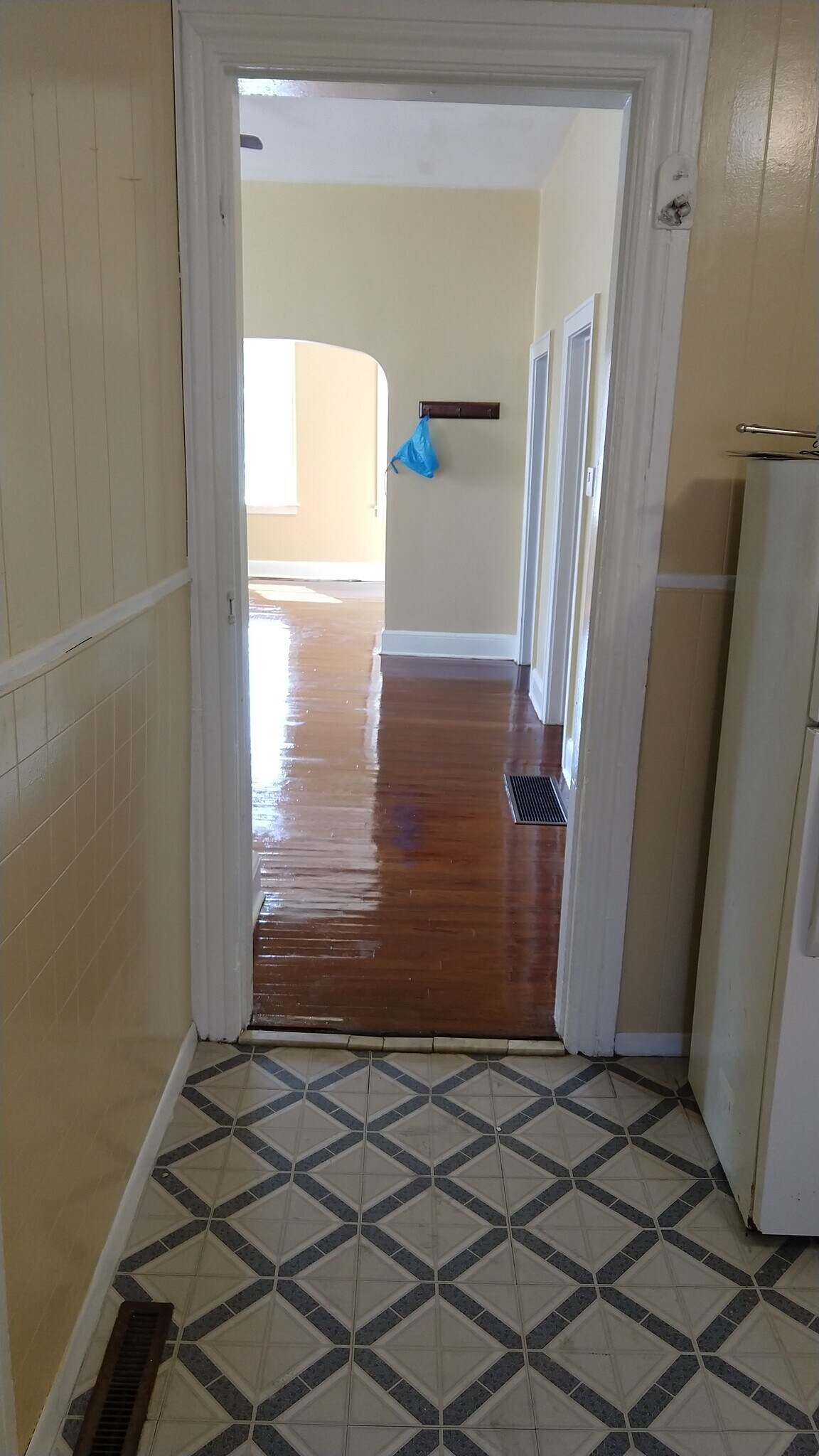 Building Photo - 310 3rd St