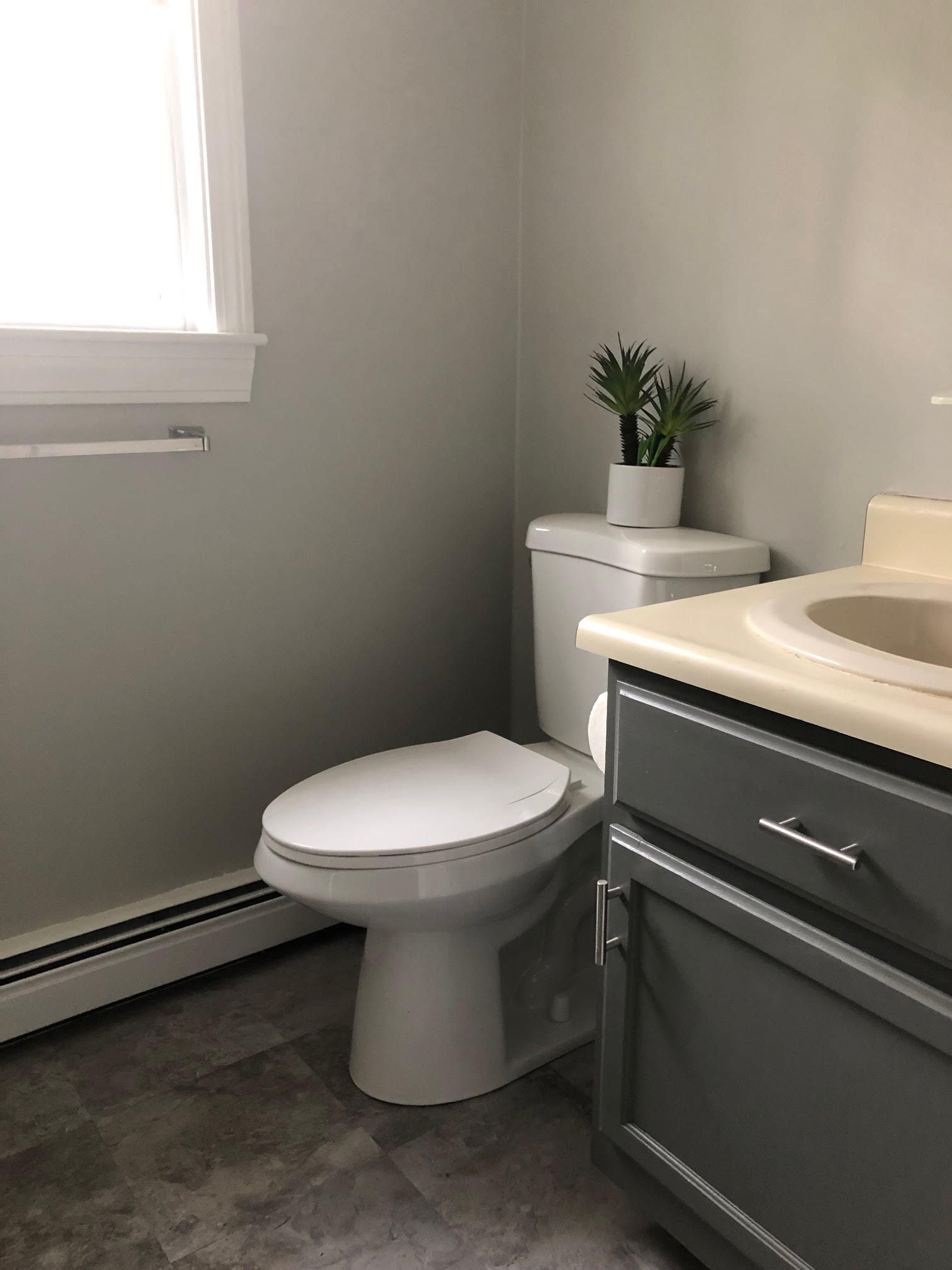 1st floor bath - 630 Palmer Ave