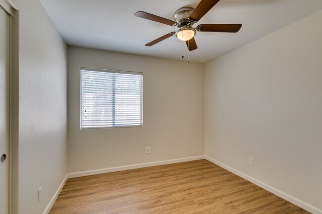 Building Photo - 3-Bedroom Home with Upgraded Cooling & Gre...