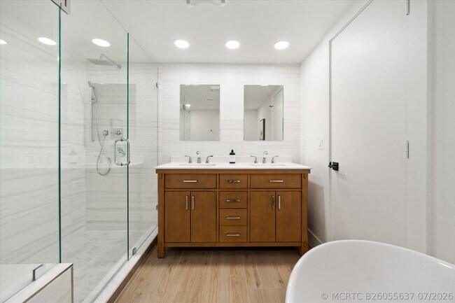 Building Photo - 2810 Polo Island Dr