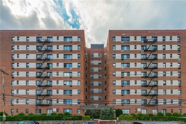 Building Photo - 411 Bronx River Rd