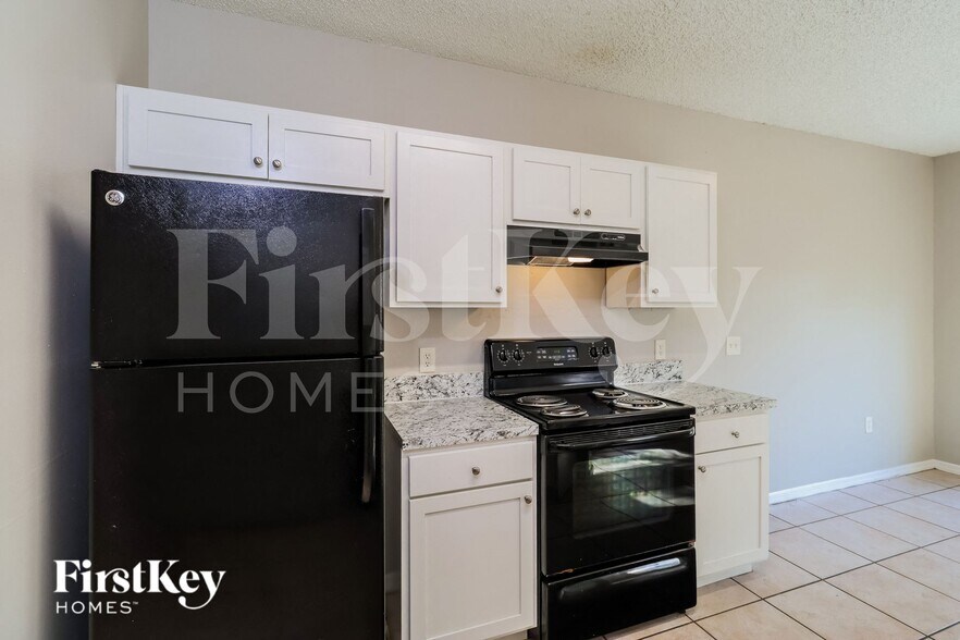 Building Photo - 111 Marsh St