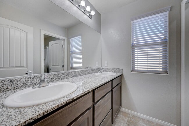 Building Photo - GORGEOUS 4 Bedroom, 2 Story Home located in the SW!