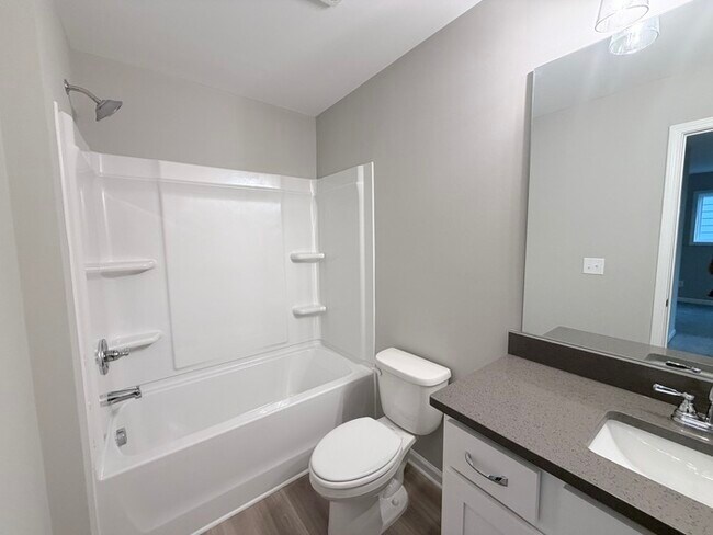 Building Photo - The Enclave At Mill Creek