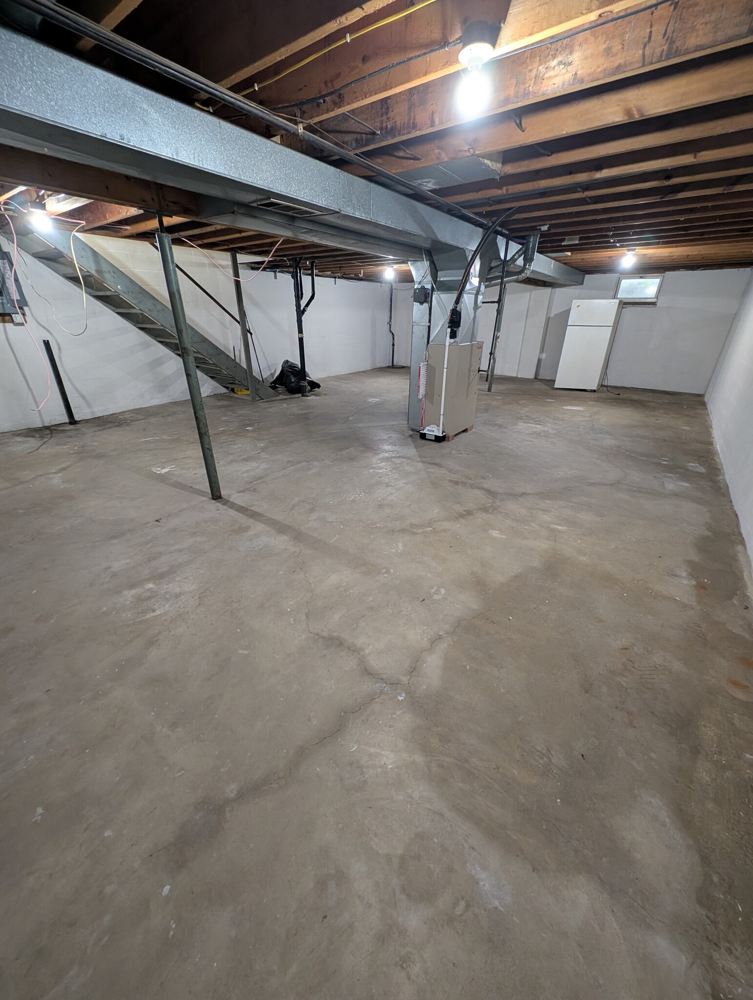 Building Photo - 624 Bailey Dr