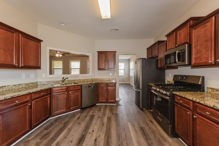 Building Photo - 3667 Shale Ln SE