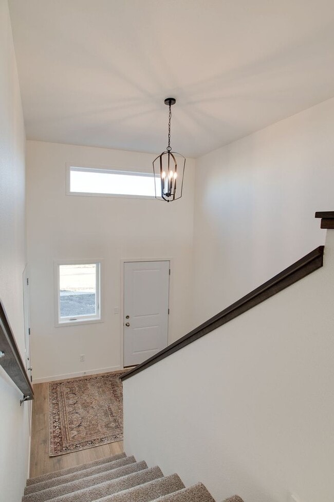 Building Photo - 3 Bed 3 Bath Single Family Home