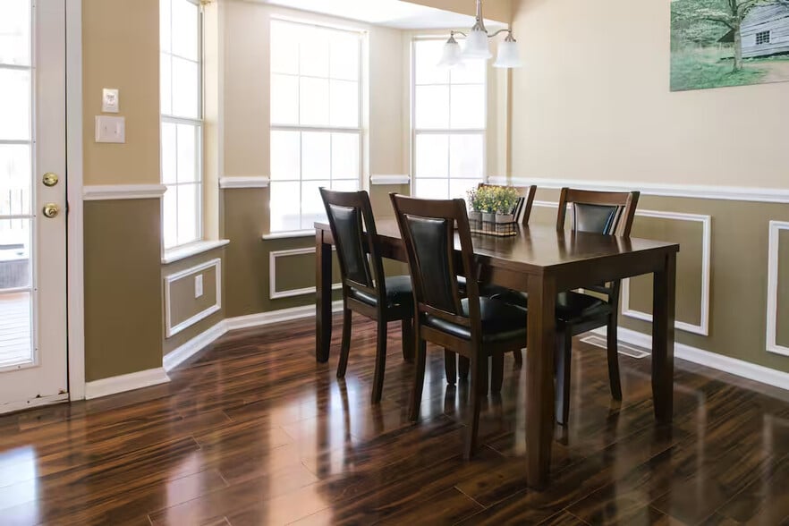 Building Photo - Room in House on Sandy Pines Dr