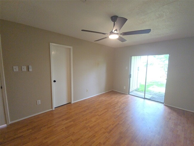 Building Photo - 11130 Thunderhaven Dr