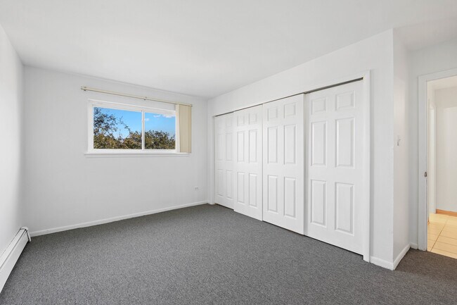 Building Photo - 8970 N Parkside Ave