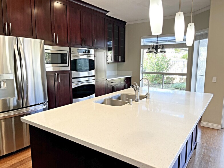 Building Photo - 12460 Picrus St