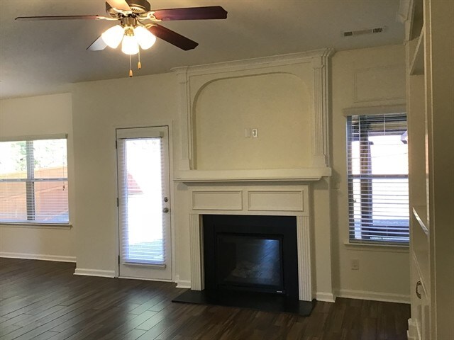 Building Photo - 1290 Rose Terrace Cir