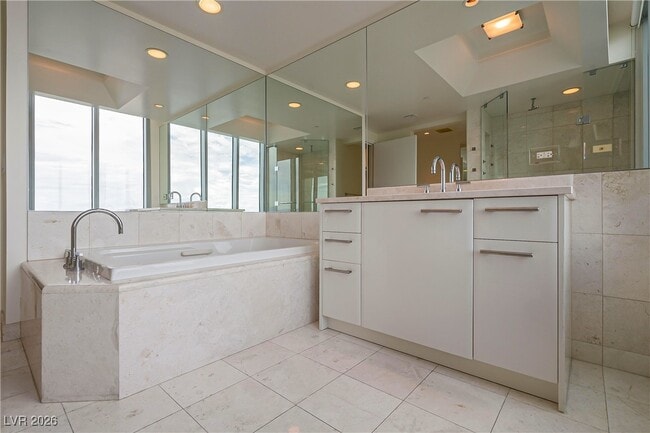 Building Photo - 222 Karen Ave