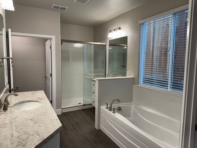 Building Photo - Recently Built Modern 4BD/2.5BA Single Family Home in Desirable Whitney Ranch Community!