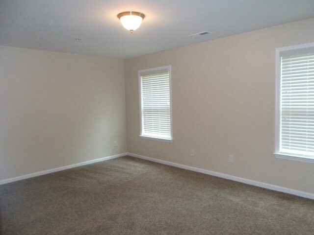 Building Photo - 147 Collenton Ln