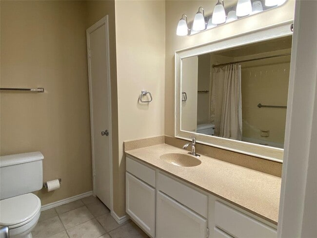 Building Photo - 7922 Ridgeline N