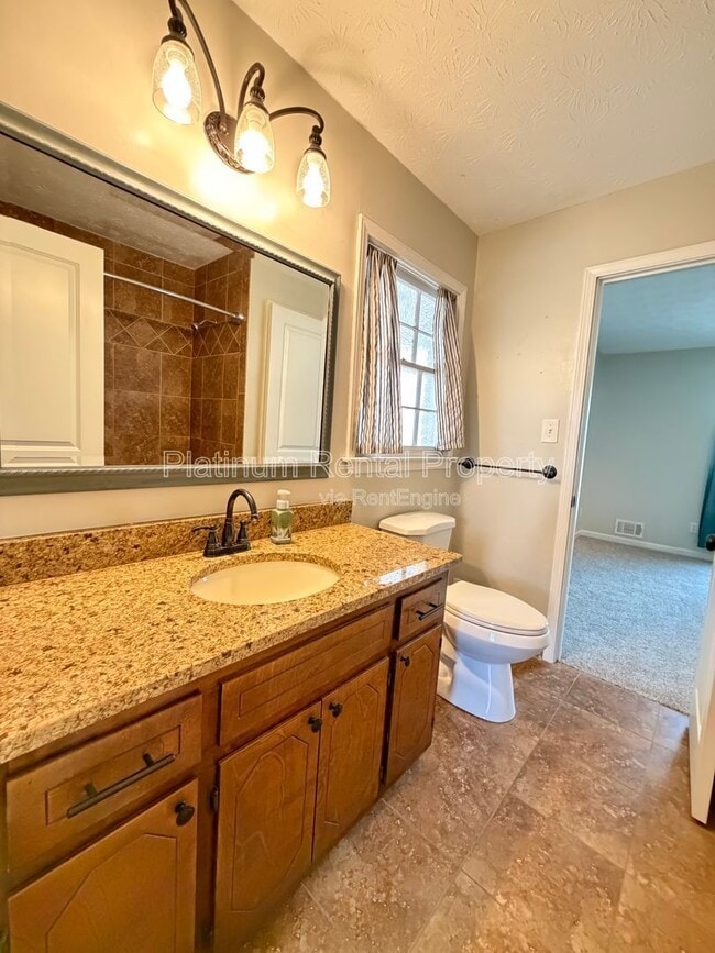 Building Photo - 2396 Hidden Ln