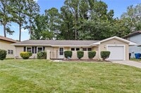Building Photo - 932 Adelphi Rd