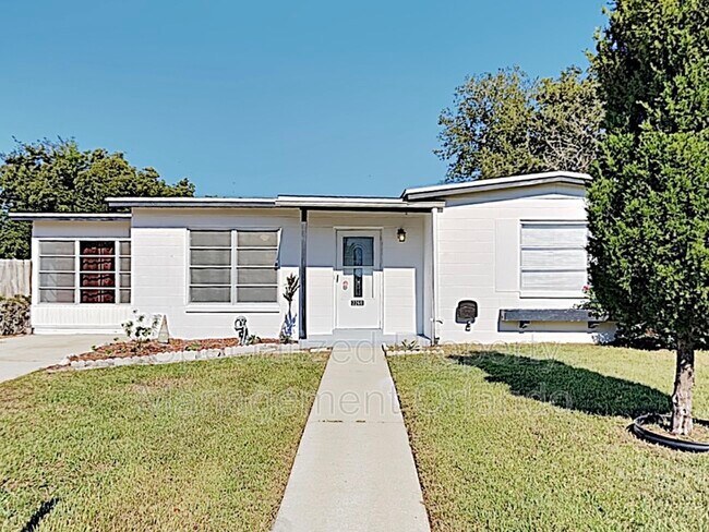 Primary Photo - 2260 W Dana Dr