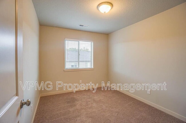 Building Photo - 137 N 44th Pl