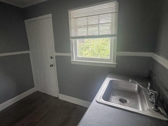 Building Photo - 108 Thurman Ave