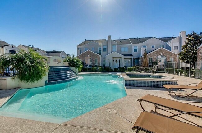 Building Photo - 12565 Piping Rock Dr